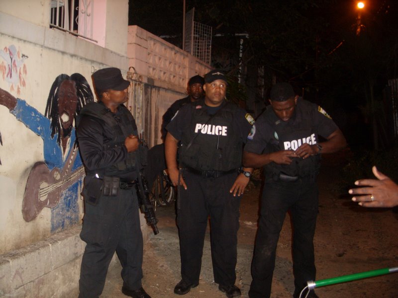Officers explore Simmonds Alley during their patrol. (Photo courtesy VIPD).