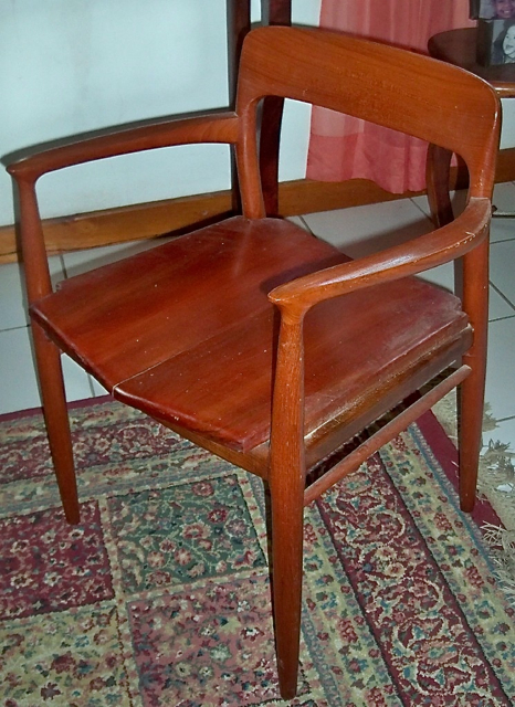 Brignoni made this Danish style chair.