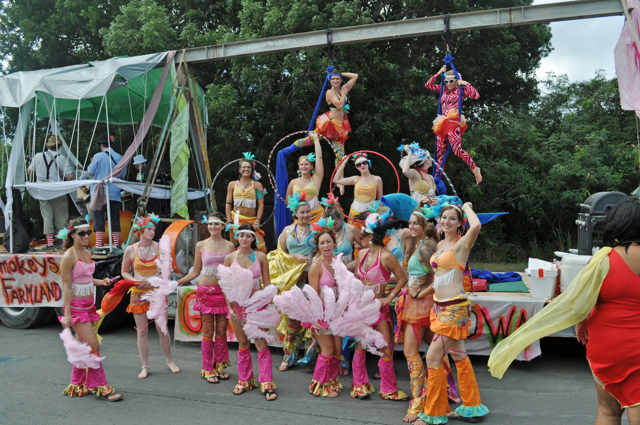 Kiki and the Flaming Gypsies troupe's theme was 'Gypsy Boom Boom Town' and had gymnasts and a bluegrass band performing with them.