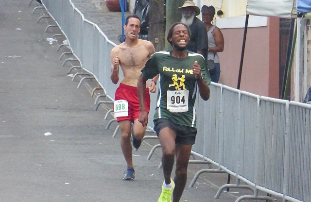 Shane Degannes, right, and Michael Thompson battle down the stretch of the Carnival Mile, with Degannes pulling out the razor-thin win. (Photo by Susan MacFarland-Helton)