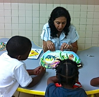 Soraya Diase Coffelt reads to an attentive audience.