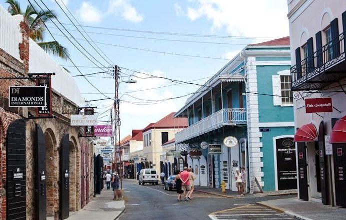 Main Street, St. Thomas (Gabriel Padilha photo).