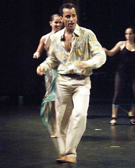 Ballet Hispanico dancer Eric Rivera leads a master class.