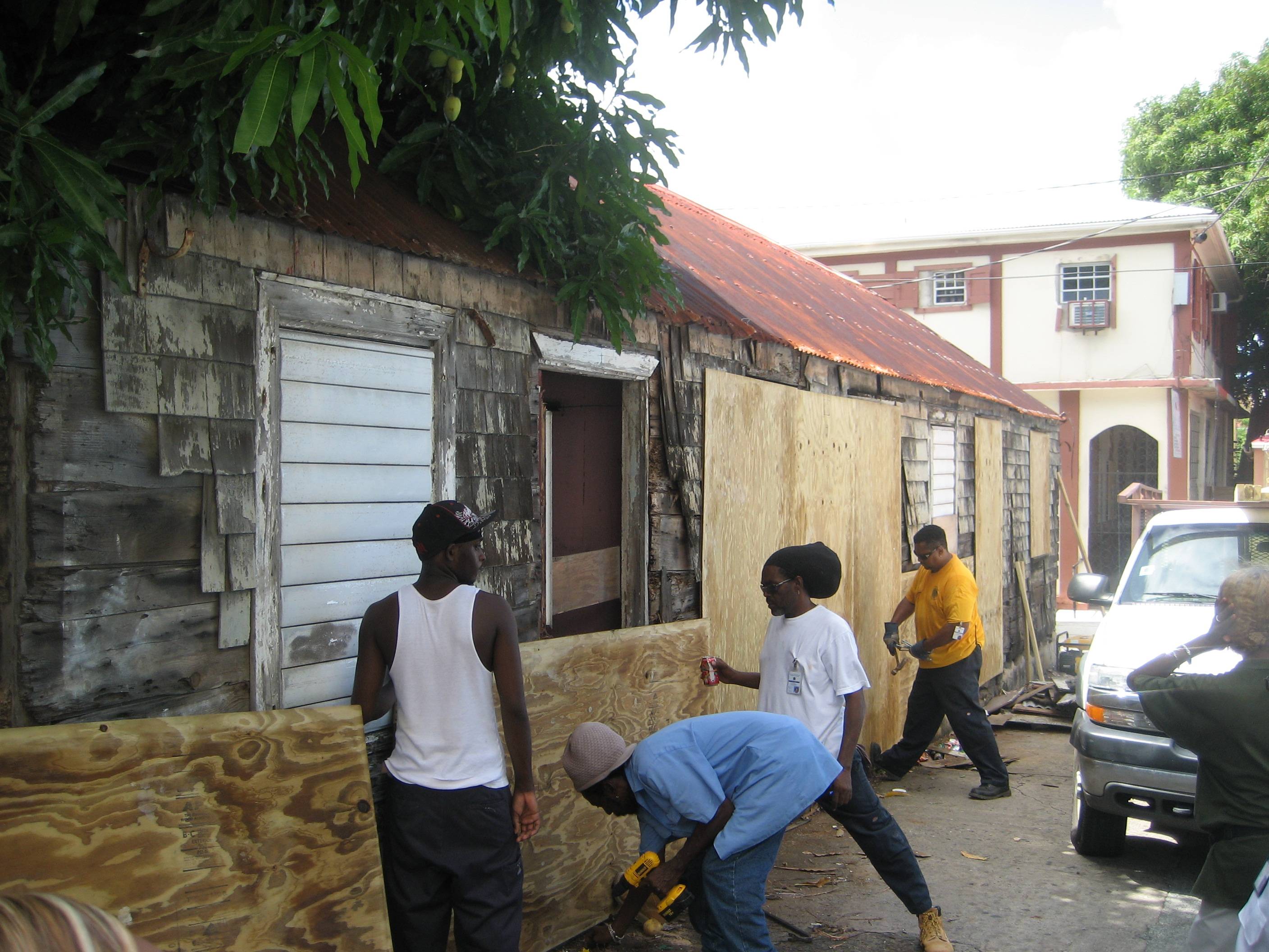 Houses being boarded up on Gamle Gade in Savan.