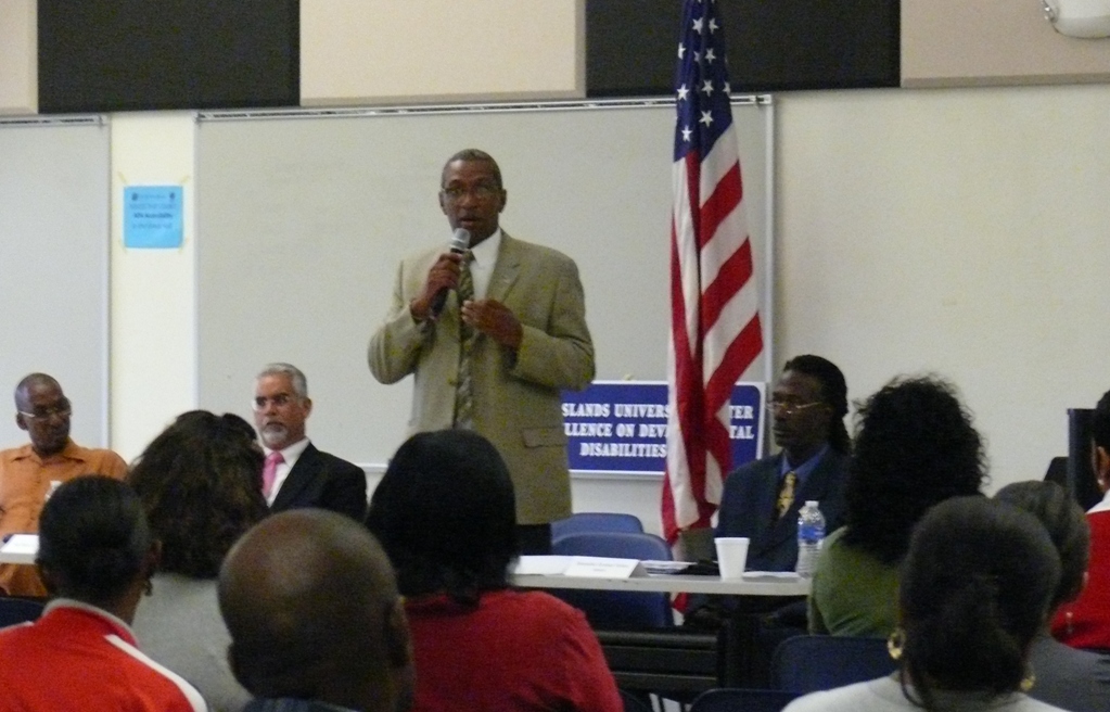 Independent senatorial candidate Lee Seward speaking at Tuesday's VIUCED candidate forum on St. Croix.