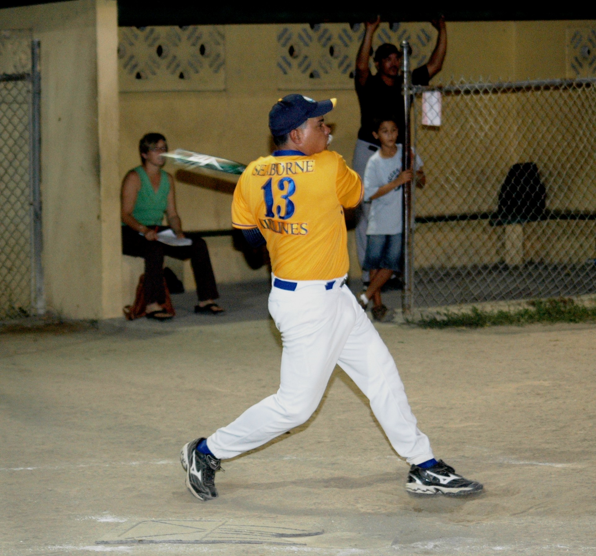 Stealers third baseman Raymond &ldquo;Doc&rdquo; Cintron rips a double in his team&rsquo;s big fourth inning.
