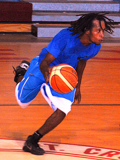 Guard Joelfry Polanco directed the Guidance offense.