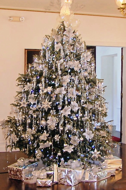 Scores of LED lights twinkle on the tree at Government House in Christiansted (photo courtesy of V.I. Energy Office).