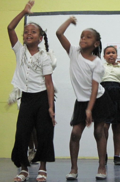 Students dance to African music (Lynda Lohr photo).