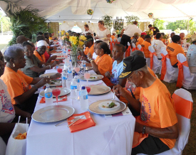 Scores of cancer survivors enjoy dinner at the relay. (Laurel Kaufmann photo)