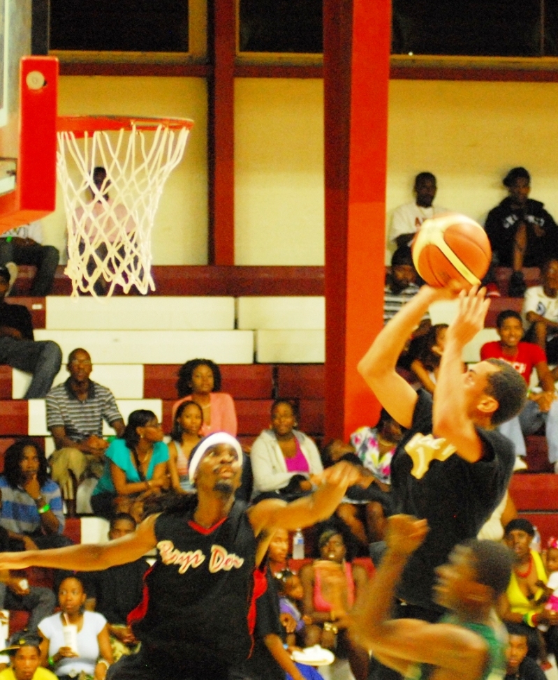 East point guard Bobby Evans attacks the basket in Monday's All-stars contest.