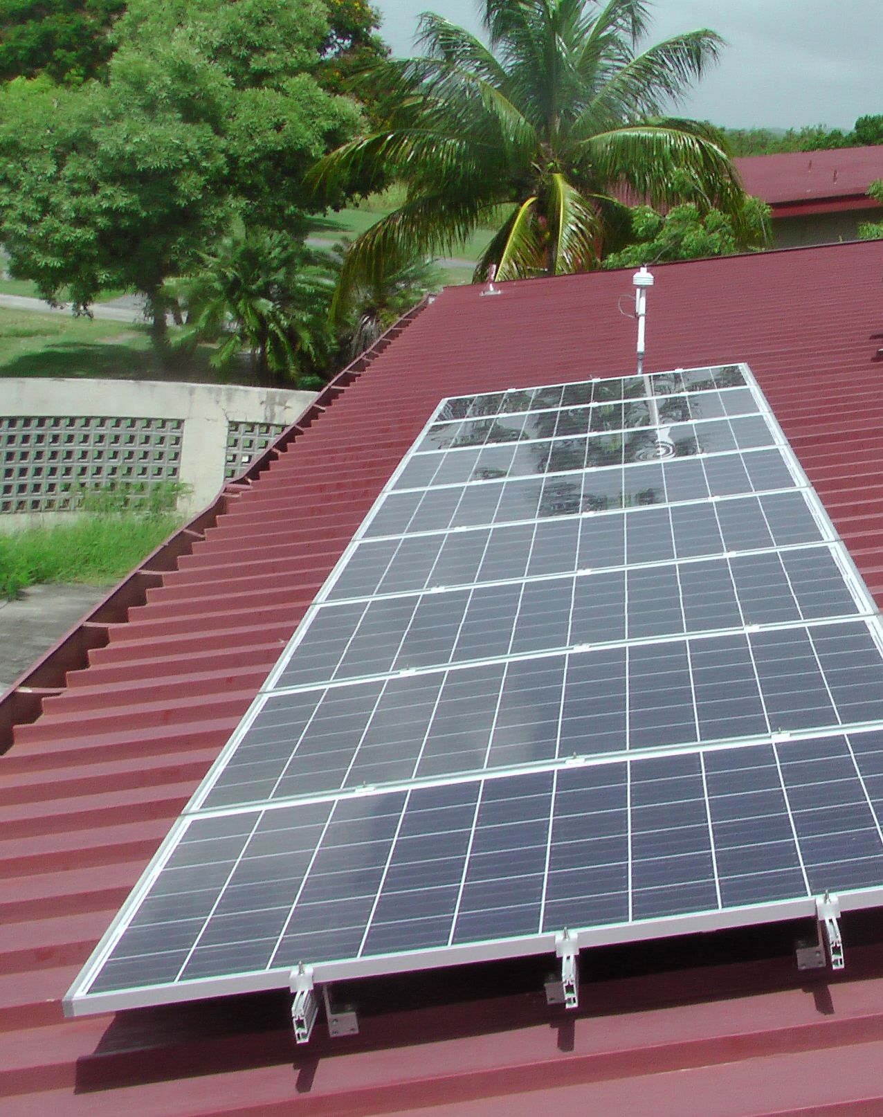 New educational solar panel on St. Croix Educational Complex roof (Photo courtesy of V.I. Energy Office).