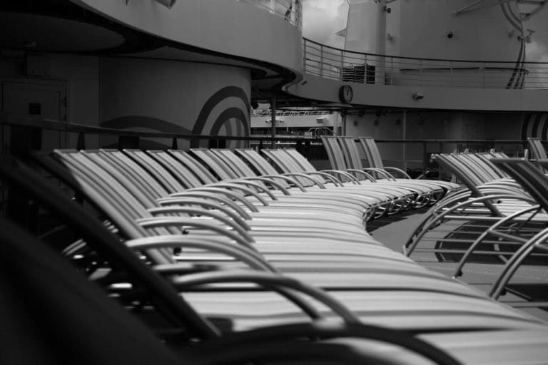 Students Visit Cruise Ship to Enhance Their Study of Photography