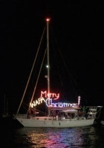 The WAPA boat was greeted with good-natured cheers. (Source photo by Don Buchanan)