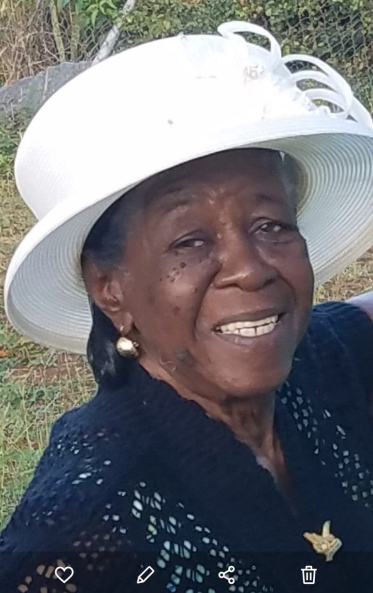 Mavis Valencia Robles Dies