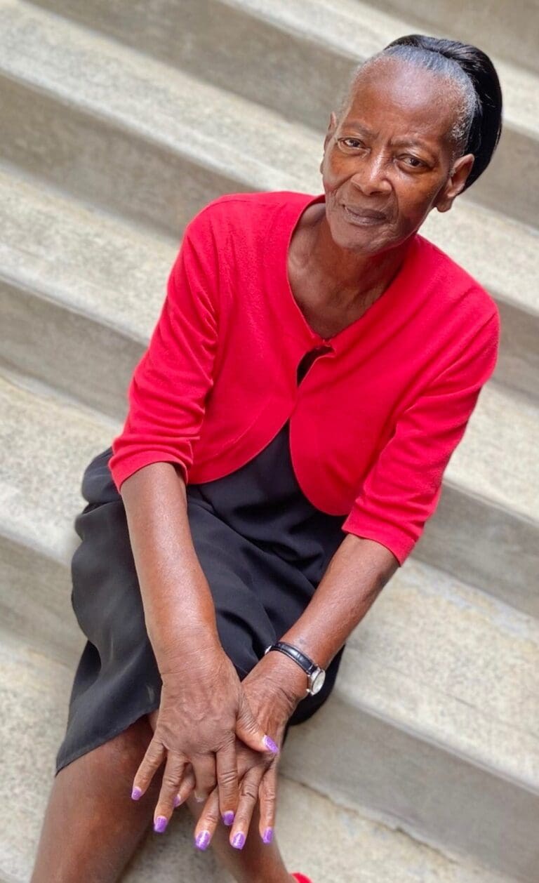 Gloria E. Roberts Dies