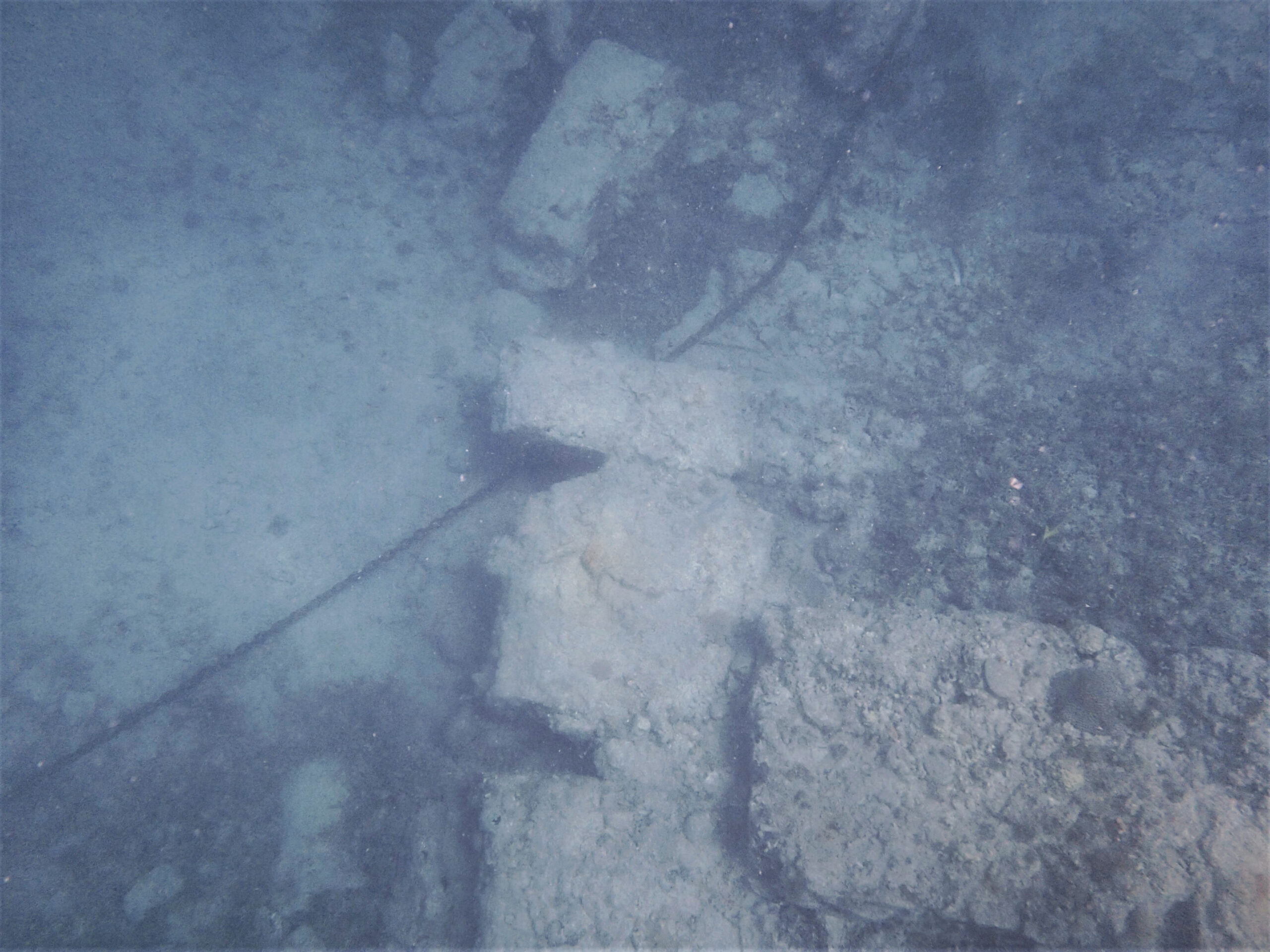 A chain runs beneath the HMS Santa Monica shipwreck in Round Bay on St. John. (Photo by Kathy Vargo)