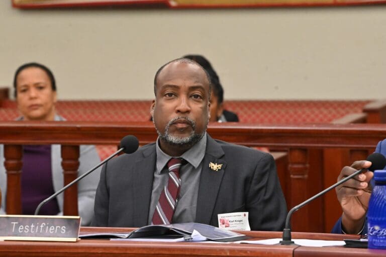 Senators Ask Gov’s Office to Pass Along Savings to Employees Making Minimum Wage