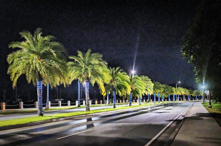 St. Thomas’ Veterans Drive Twinkling Bright With Holiday Spirit