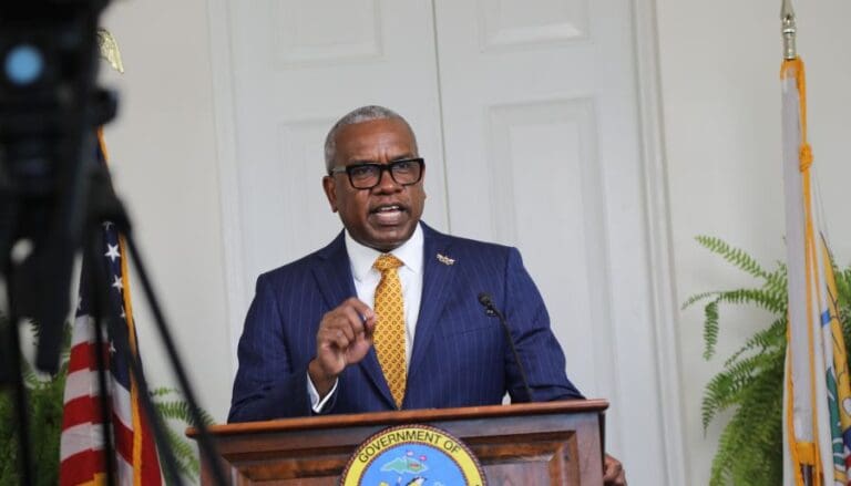 Gov. Vetoes Pay Raise Rollback, Employee Salary Hike Bills