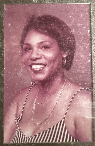 Elmarie Marjandie Fleming Henderson Dies at 74